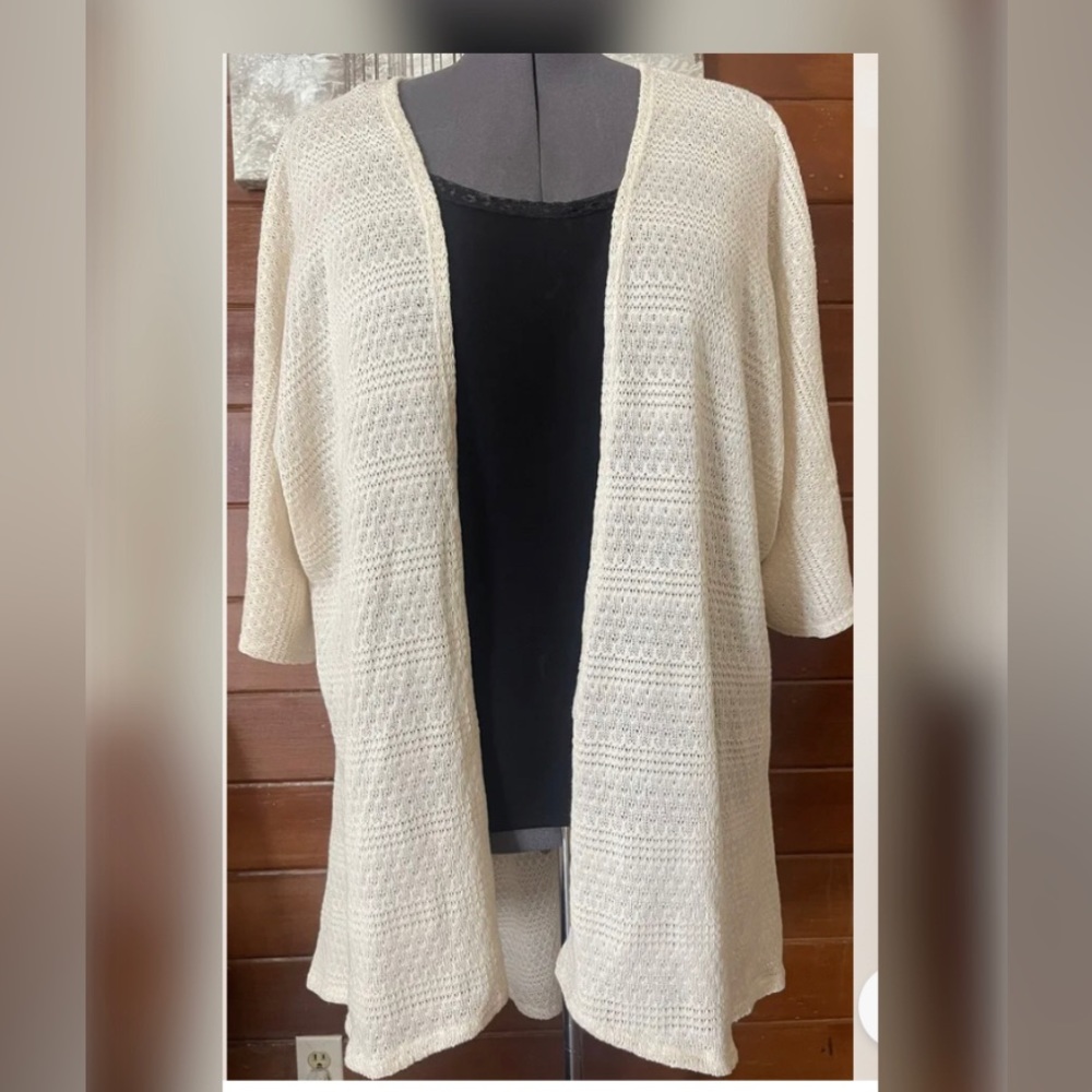 Torrid NWT ivory kimono
